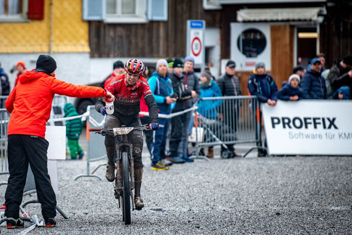 Mathias Flückiger verteidigt Swiss Cup Leader-Trikot ...